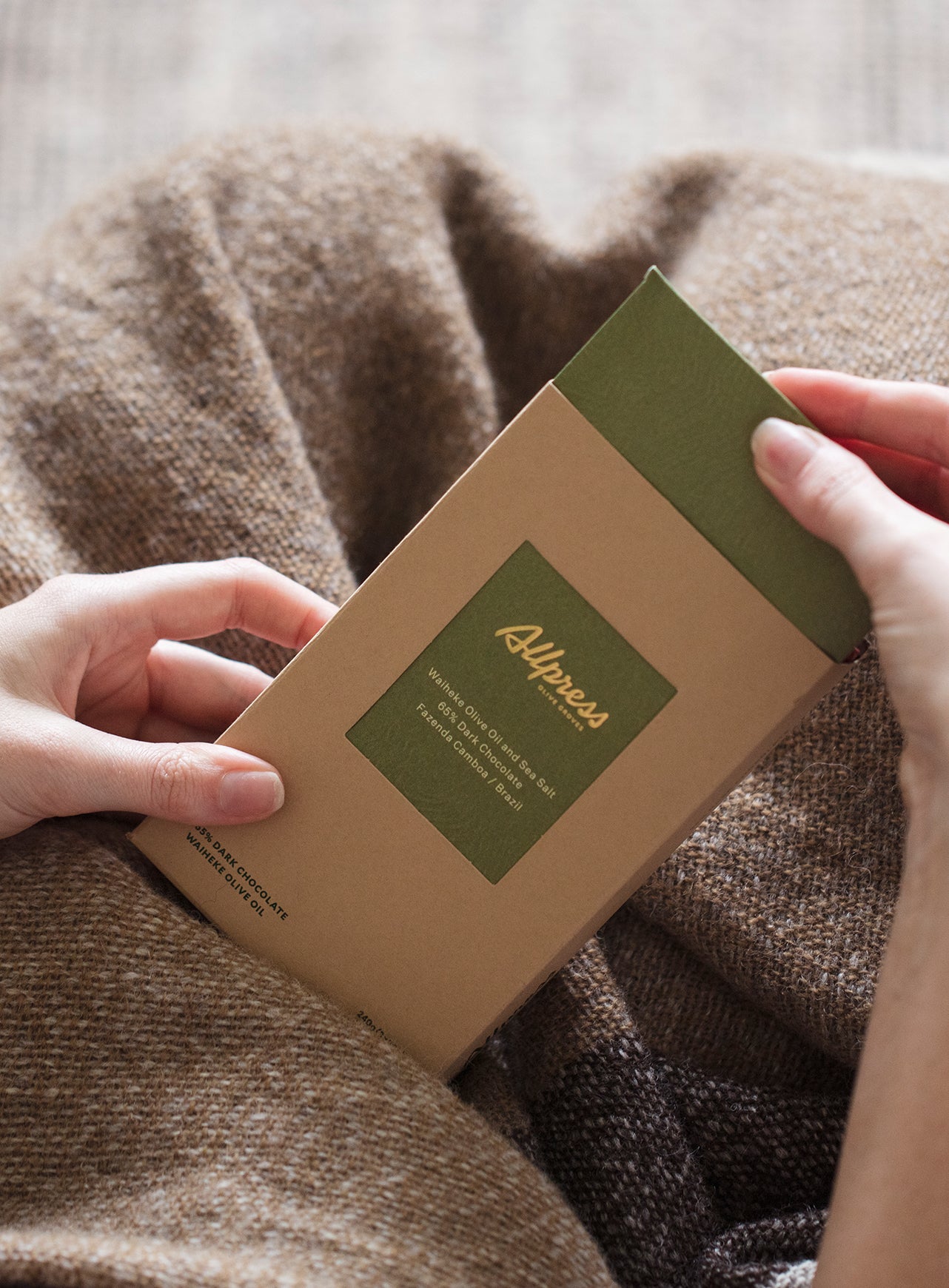 Shirl + Moss - Olive Oil & Sea Salt Chocolate Bar 80g